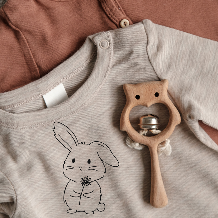 Plotterdatei Osterhase mit Blume
